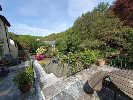 River side cottage ideally situated to explore Exmoor and the North Devon Coast.