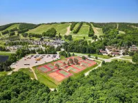 Boyne Mountain Cabin with Hot Tub Next to Skiing and Golf!