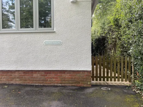 The Midway - Luxurious Private Apartment & Garden