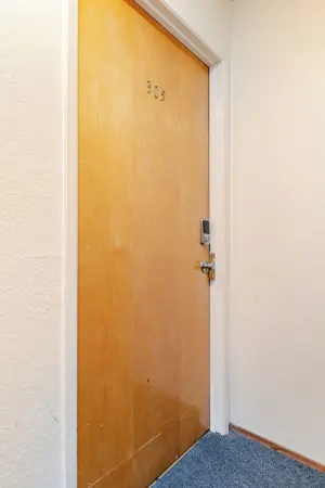 Charming and Safe 3-Bedroom Apartment with 6 Beds, 2 Bath, AC, WiFi and Parking Отели рядом с достопримечательностью «Парк Ошен Вью»