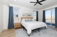 Spacious 8-bedroom house in The Reserve with lake access, pool, and courts.