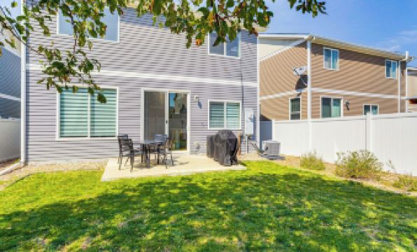 6 Mi to Dia: Denver Home w/ Fenced Yard & Fire Pit