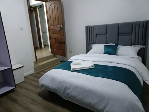 Redhill Cliff Complex Hotel a Gikuni Shopping Centre