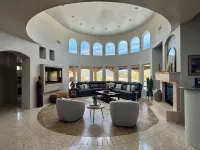 Luxury Desert Stay, Heated Pool & Hot Tub, Views, Close to Town & Civana Spa