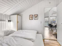 "Bjart" - 1.5km from the Sea