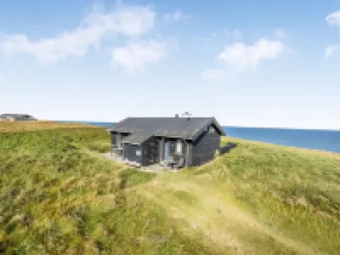 "Antonie" - 95m from the Sea