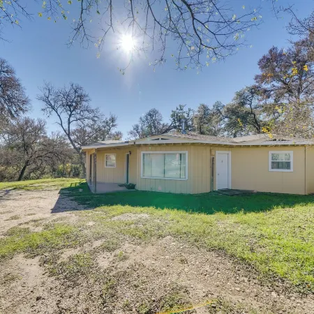 Cozy Bandera Cottage w/ Medina River Access!