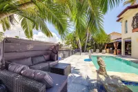 Pool & Home Theater: Lighthouse Point Home! - Pools