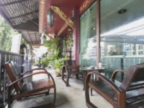 SK Boutique Mahanakhon Hotels near Hua Lamphong Train Station