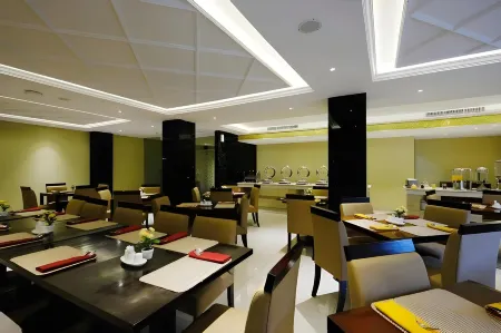 Portola Grand Arabia Hotel Отели в г. Baiturrahman