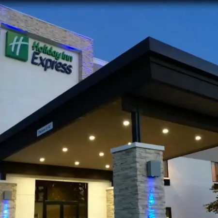 Holiday Inn Express & Suites OKLAHOMA CITY AIRPORT by IHG