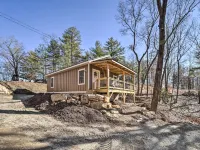 Modern Cabin w/ Fire Pit < 3 Mi to Trails! Hotels in Boyd