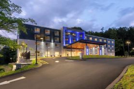 Holiday Inn Express & Suites Pittsfield-Lenox-Berkshires by IHG