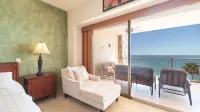 Vacationer's Dream Getaway Ocean Front Condo - balcony