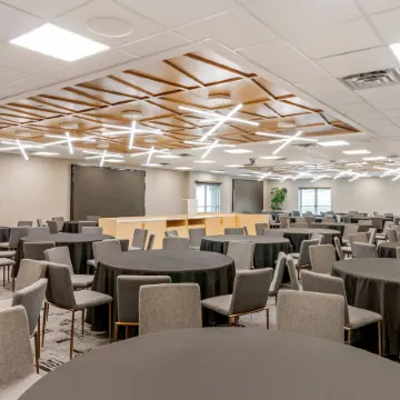 Clarion Lakeside Inn & Conference Centre