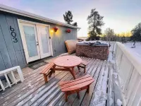 Cozy 5BR Mountain View Outdoor Hot Tubs & BBQ Hotels in Fairplay