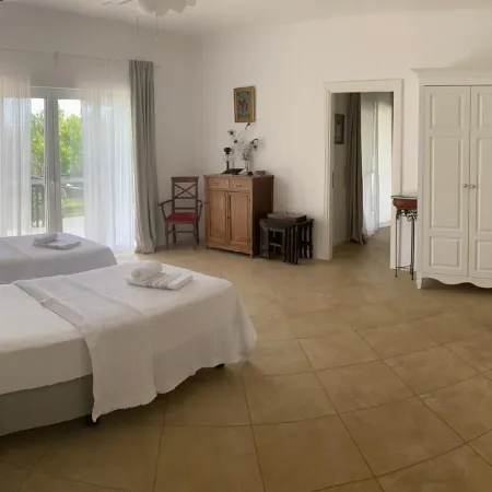 Villa White