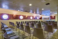 إكسلسيور بالاس هوتل