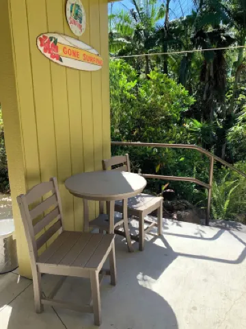 Jungle view bedroom with private entrance,outdoor private Bali style bathroom 住宿飯店