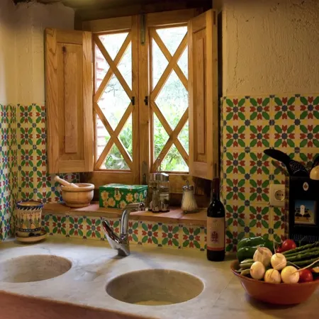 La Tortuga, Stone House in Alajar