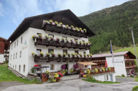 Chalet in Vent Near Stablein Ski Lift