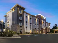 La Quinta Inn & Suites by Wyndham Greenville Hotels near Bass Pro Shops (Formerly Cabela's)