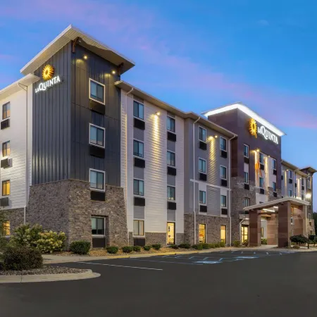 La Quinta Inn & Suites by Wyndham Greenville