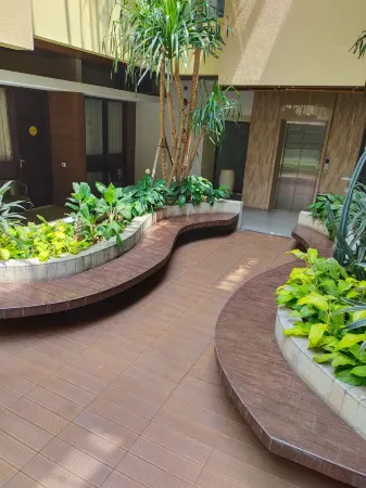 Sweet Garden Guest House Отели рядом с достопримечательностью «Malang City Square»