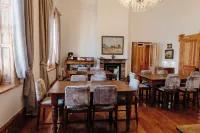 Volstruis Paleis Hotels in Kannaland Local Municipality