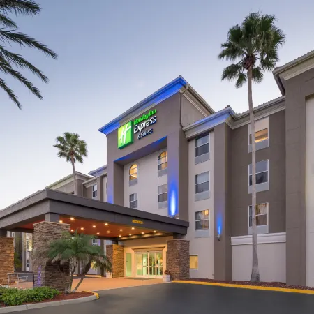 Holiday Inn Express & Suites ORLANDO INTERNATIONAL AIRPORT by IHG