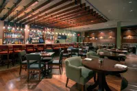 Crowne Plaza LOMBARD DOWNERS GROVE by IHG - bar