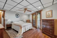 The Reinerheim Cabin Centrally Located and Close to Lake Pactola