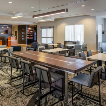 Courtyard Houston City Place