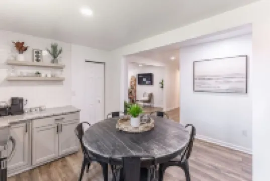 Charming 3-bedroom cottage with WiFi, AC in welcoming Athens