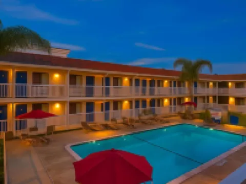 Motel 6-Carlsbad, CA Beach โรงแรมในคาร์ลสบัด