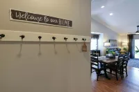 Table Rock Lookout Duo - Spacious Balcony