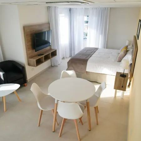 Ramada Residences by Wyndham Puerto Madryn CQ Parry Отели в г. Вьедма