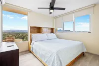 Casa Serena Beachfront Condo - 3BRM-Ocean + Mountain Views-Beautiful-Sleeps 2-6