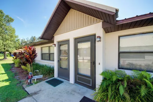 Screened Porch + Pool Access: Cozy Sebring Condo - 3-Star