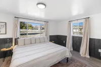 Happy Trails Bed and Breakfast Hotels in Tropic