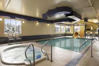 Super 8 by Wyndham Slave Lake AB Hotels in Slave Lake