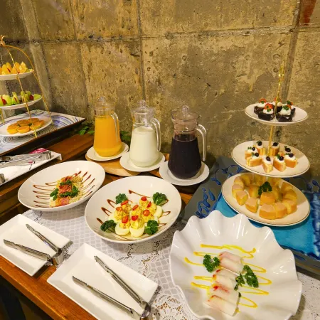 Hotel Yeogieutte Dongdaegu Отели рядом с достопримечательностью «Железнодорожная станция Тондэгу»