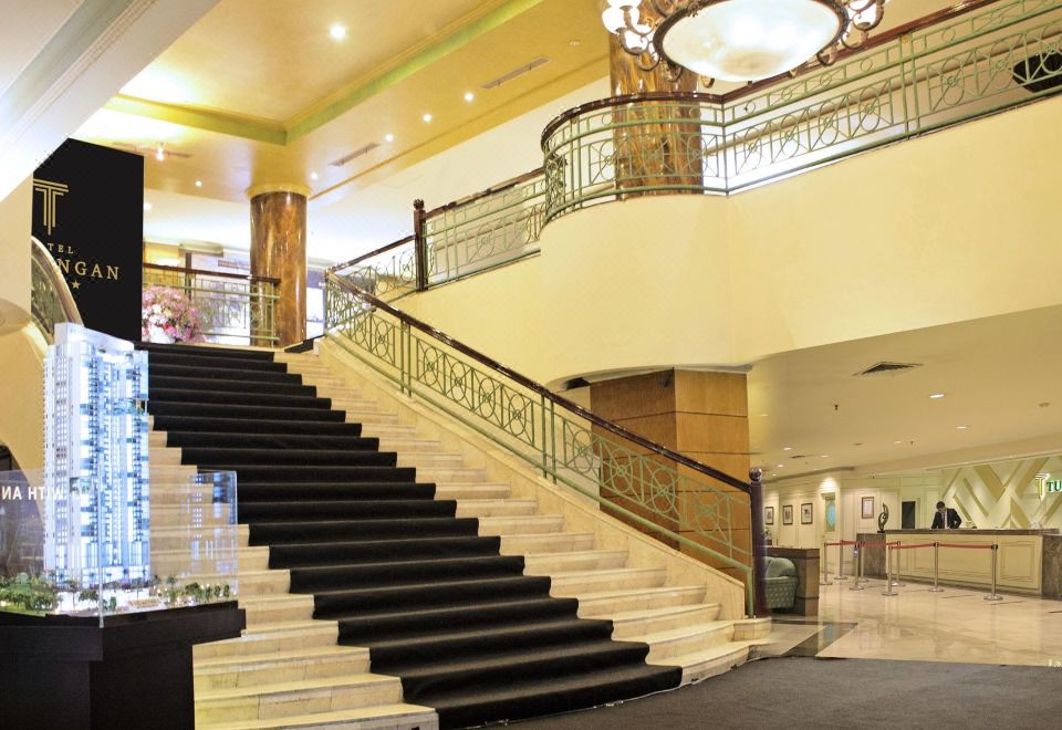 3. 툰정간 호텔..