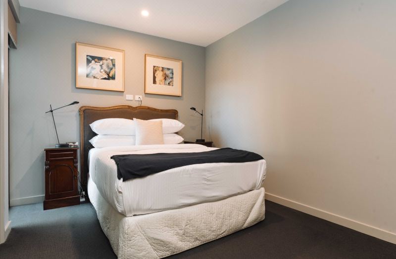 Stunning 1-Bed Above Foreshore with Water Views
