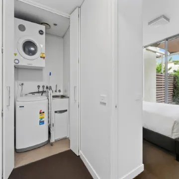 Tranquil 1-Bed Apartment with Courtyard, Pool, BBQ