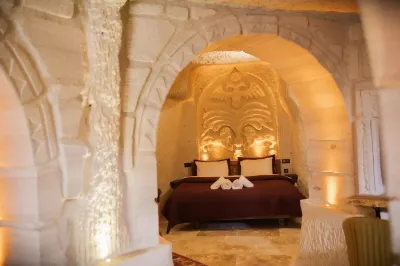 Rose Moon Cave Hotels near Göreme Mosque