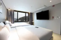 Andong Case Hotel - Pools