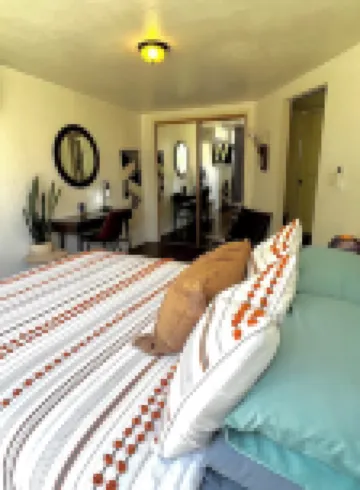 Cottage Casita on an Orchard. No parties nor gatherings.