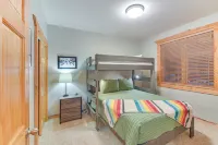 Patio & Mountain Views: Central Grand Lake Condo! - parking