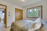 Lake Superior Beachfront Home - 15 Mi to Duluth! - Huoneistot